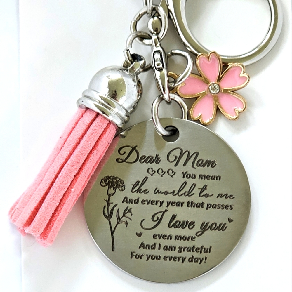 Personalized “Dear Mom” Bag Charm & Keychain 💖🌸✨ — “Grateful Love”